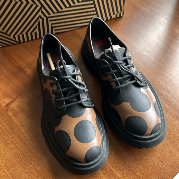 BNIB Cmper Twins - Picture 1 of 6